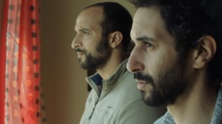 Walid Benmbarek en Achmed Akkabi in Broeders