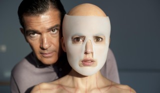 Antonio Banderas en Elena Anaya in La piel que habito