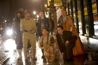 Patrick Gallagher, Robin Williams, Skyler Gisondo, Mizuo Peck, Ben Stiller en Rami Malek in Night at the Museum: Secret of the Tomb