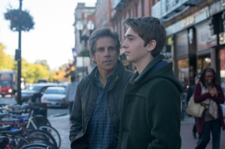 Ben Stiller en Austin Abrams in Brad's Status