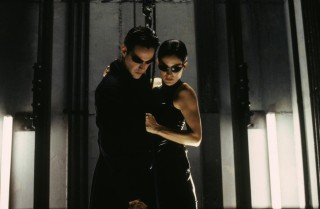 Keanu Reeves en Carrie-Anne Moss in The Matrix