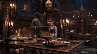 Dan Stevens en Emma Watson in Beauty and the Beast