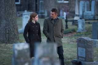 Emma Watson en Ethan Hawke in Regression