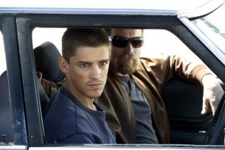 Brenton Thwaites en Ewan McGregor in Son of a Gun