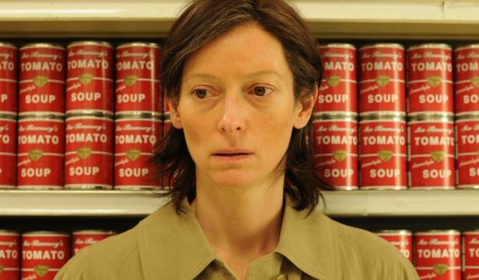 Tilda Swinton (Eva)