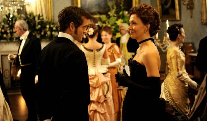 Hugh Dancy (Mortimer Granville) en Maggie Gyllenhaal (Charlotte Dalrymple)