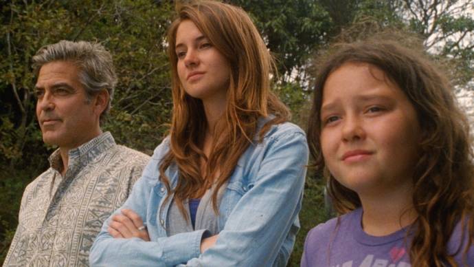 George Clooney (Matt King), Shailene Woodley (Alexandra) en Amara Miller (Scottie)