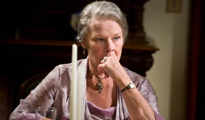 Judi Dench (Anne Marie Hoover)