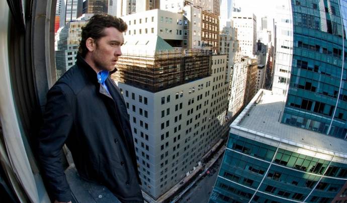 Sam Worthington (Nick Cassidy)