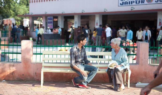 Dev Patel (Sonny) en Judi Dench (Evelyn)