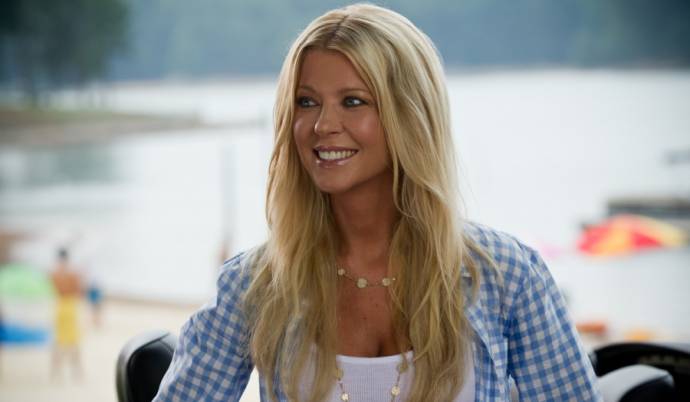 Tara Reid (Vicky Lathum)