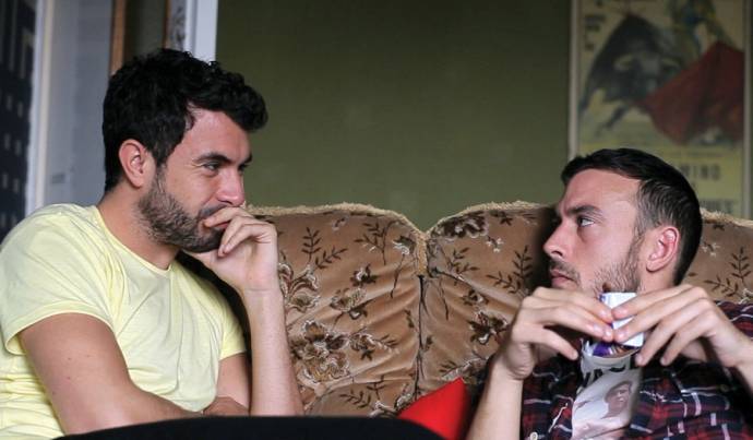 Tom Cullen (Russell) en Chris New (Glen)