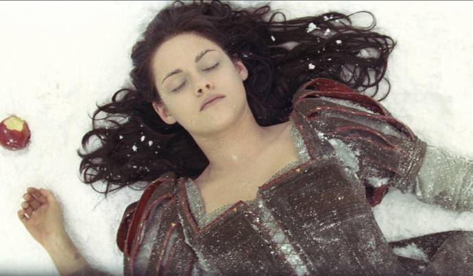 Kristen Stewart (Snow White)