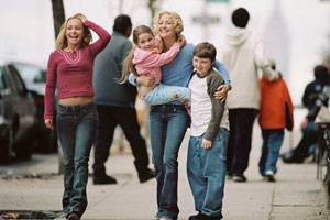 Raising Helen filmstill