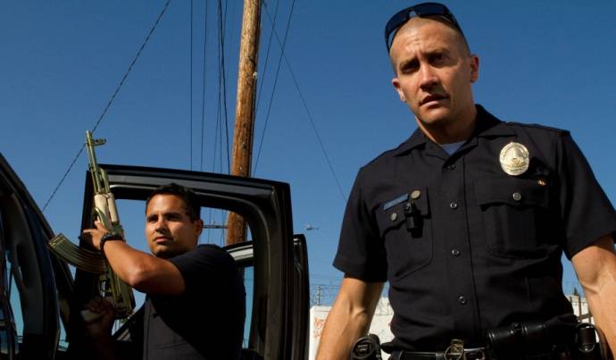 Michael Peña (Officer Zavala) en Jake Gyllenhaal (Officer Taylor)