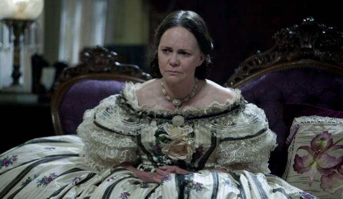 Sally Field (Mary Todd Lincoln)