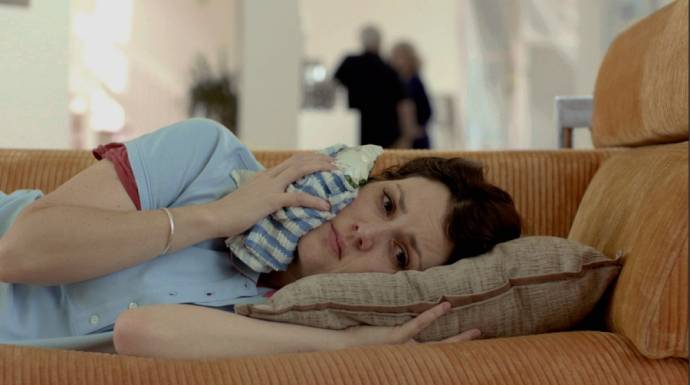 Melanie Lynskey (Amy)