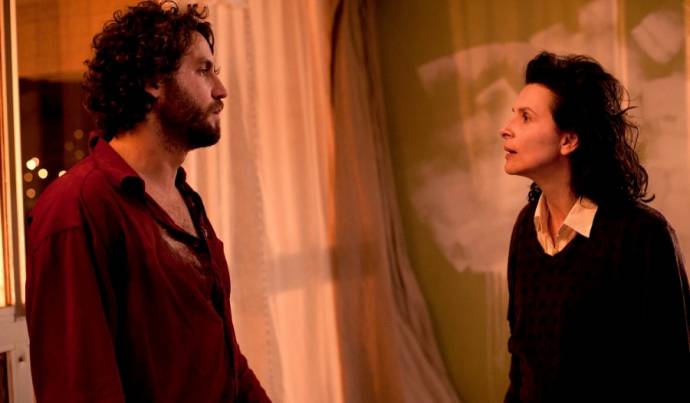 Edgar Ramirez (Javier) en Juliette Binoche (Mila)