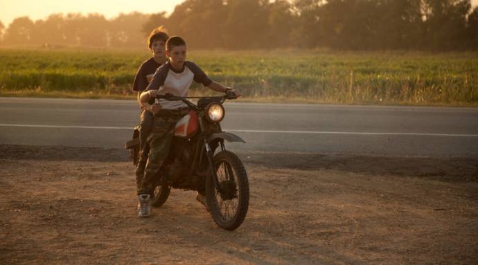 Jacob Lofland (Neckbone) en Tye Sheridan (Ellis)