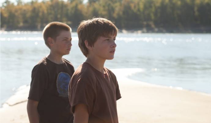 Jacob Lofland (Neckbone) en Tye Sheridan (Ellis)