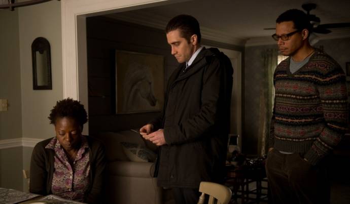 Viola Davis (Nancy Birch), Jake Gyllenhaal (Detective Loki) en Terrence Howard