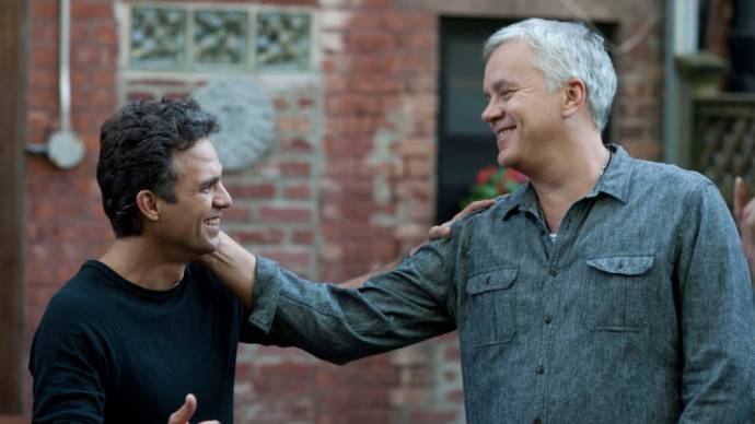 Mark Ruffalo (Adam) en Tim Robbins (Mike)