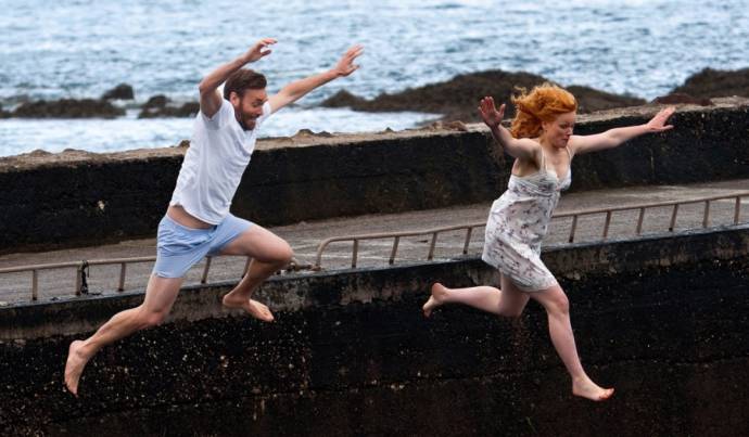 Will Forte (Ted) en Maxine Peake (Vanetia)