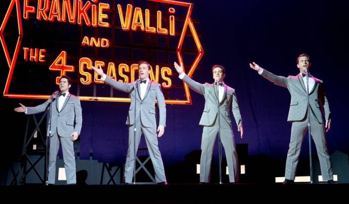 Erich Bergen (Bob Gaudio), John Lloyd Young (Frank Valli), Michael Lomenda (Nick Massi) en Vincent Piazza (Tommy Devito)