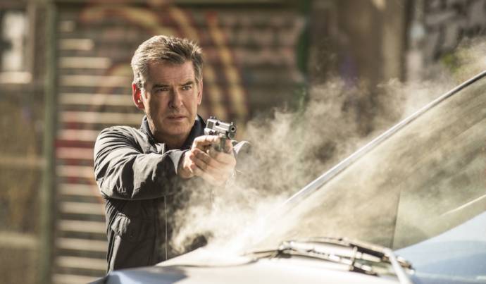 Pierce Brosnan (Peter Devereaux)