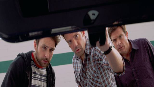 Charlie Day (Dale Arbus), Jason Sudeikis (Kurt Buckman) en Jason Bateman (Nick Hendricks)