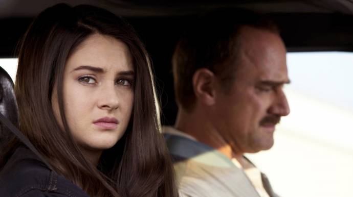 Shailene Woodley (Kat Connor) en Christopher Meloni (Brock Connor)