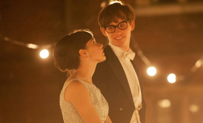 Felicity Jones (Jane Hawking) en Eddie Redmayne (Stephen Hawking)