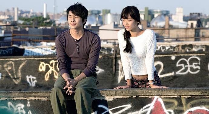 Justin Chon (Sonny) en Shuya Chang (Tina) in Revenge of the Green Dragons