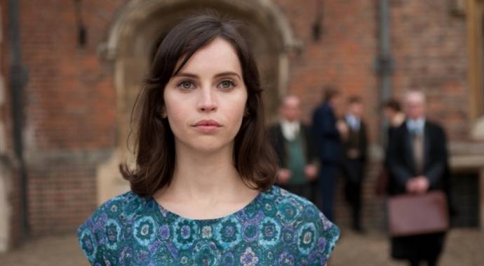 Felicity Jones (Jane Hawking)