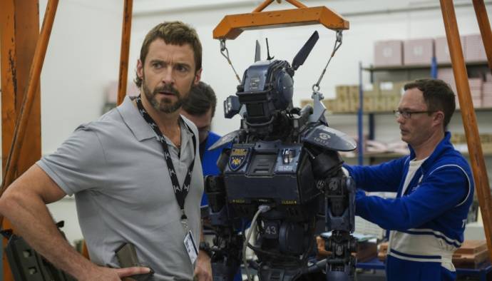 Hugh Jackman (Vincent) en Sharlto Copley (Chappie)