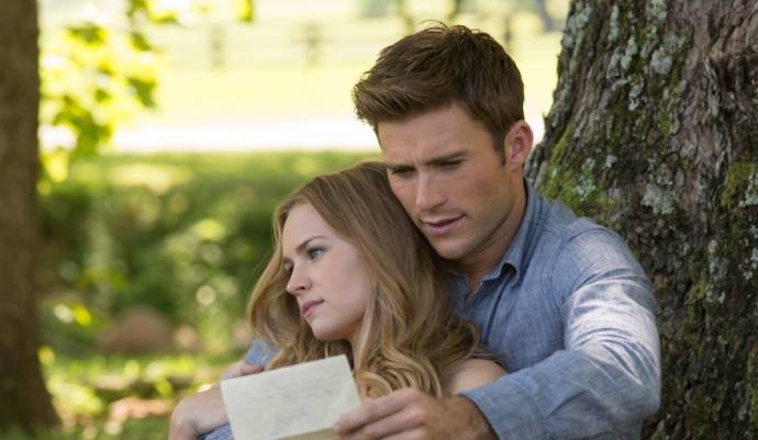 Britt Robertson (Sophia Danko) en Scott Eastwood (Luke Collins)