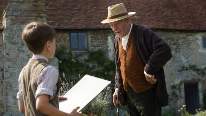 Ian McKellen (Sherlock Holmes) en Milo Parker (Roger)