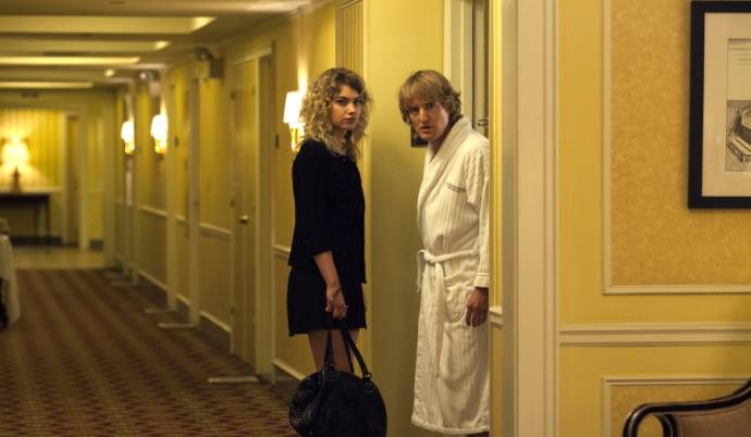 Imogen Poots (Izzy) en Owen Wilson (Arnold)