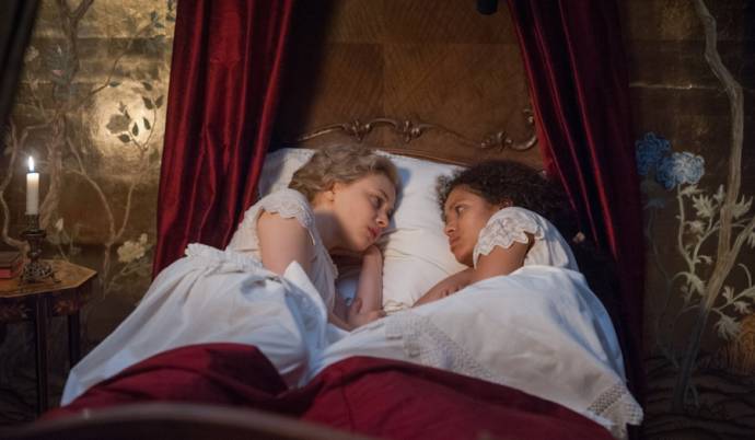 Emily Watson (Lady Mansfield) en Gugu Mbatha-Raw (Dido Elizabeth Belle)