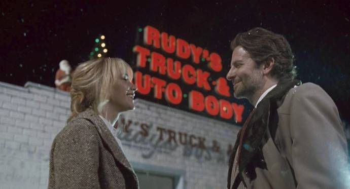 Jennifer Lawrence (Joy) en Bradley Cooper