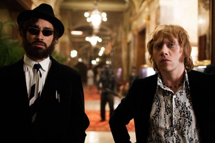 Robert Sheehan (Leon) en Rupert Grint (Jonny)