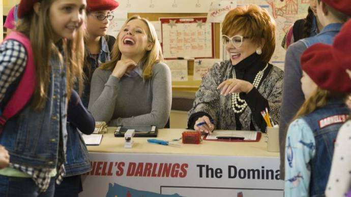 Kristen Bell en Melissa McCarthy (Michelle Darnell)