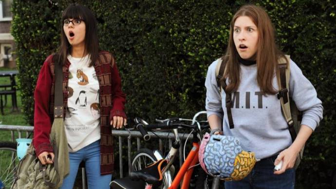 Victoria Justice (Jodi) en Eden Sher (Mindy)