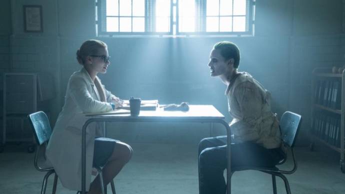 Margot Robbie (Dr. Harleen F. Quinzel / Harley Quinn) en Jared Leto (The Joker)