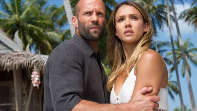 Jason Statham (Arthur Bishop) en Jessica Alba (Gina)