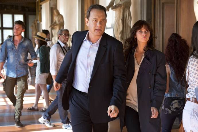 Tom Hanks (Robert Langdon) en Felicity Jones (Dr. Sienna Brooks)