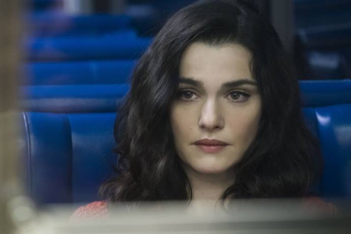 Rachel Weisz (Alice Manning)