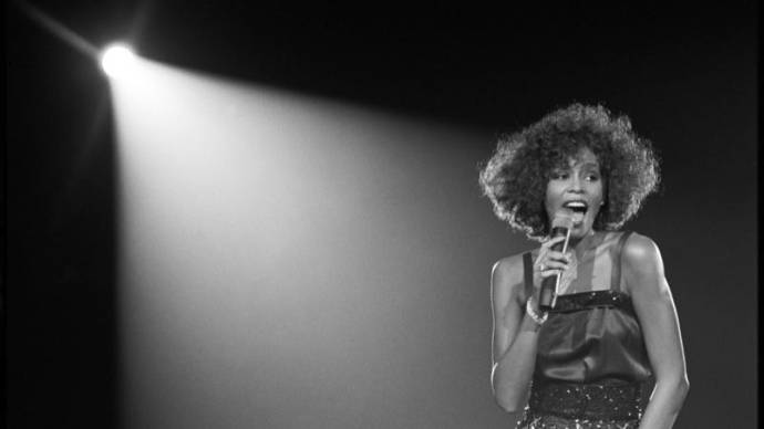 Whitney Houston (Zichzelf (archive footage))