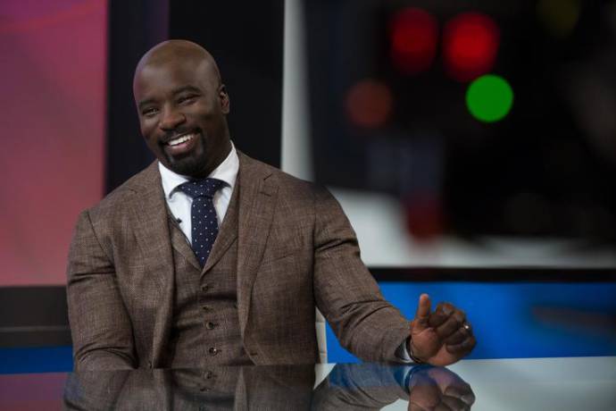 Mike Colter (Stewart Pierce)