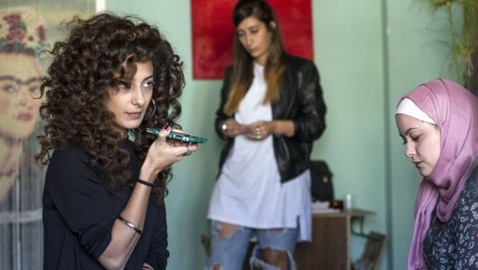 Mouna Hawa (Leila Bakhr), Shaden Kanboura (Noor) en Sana Jammelieh (Salma)